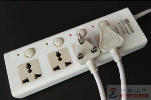 插排使用问题:瞬间短路会烧坏充电器吗?