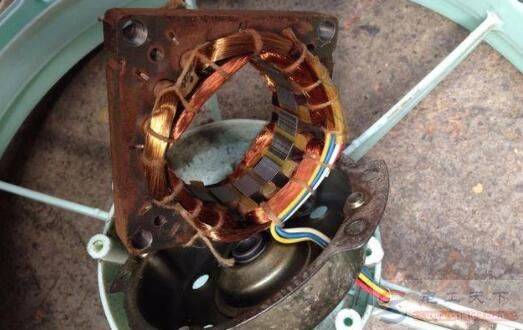 怎么保养电风扇,电机润滑与除尘是着急